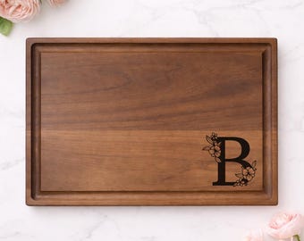 Personalized Flower Monogram Cutting Board, Engraved Gift for Mom, Custom Wooden Kitchen Gift, Mother’s Day Gift, Gift for Her, 759