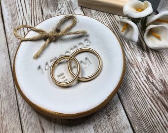 Ring Schale Schmuck personalisiert mit Ihrem Datum & Initialen mit Band Jute,Ringplatte,Ringtablett,Verlobung Hochzeit Gefälligkeiten Geschenk Andenken