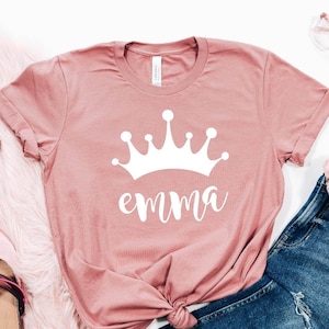 Chemise prénom personnalisée, chemise personnalisée, chemise couronne, cadeau d'anniversaire, cadeau pour femme, chemise d'anniversaire, chemise reine, anniversaire reine