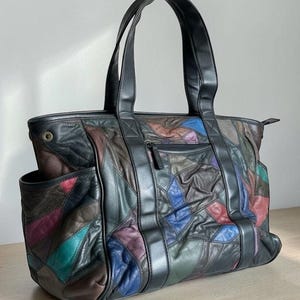 Borsa tote vintage in pelle patchwork multicolore con finiture nere