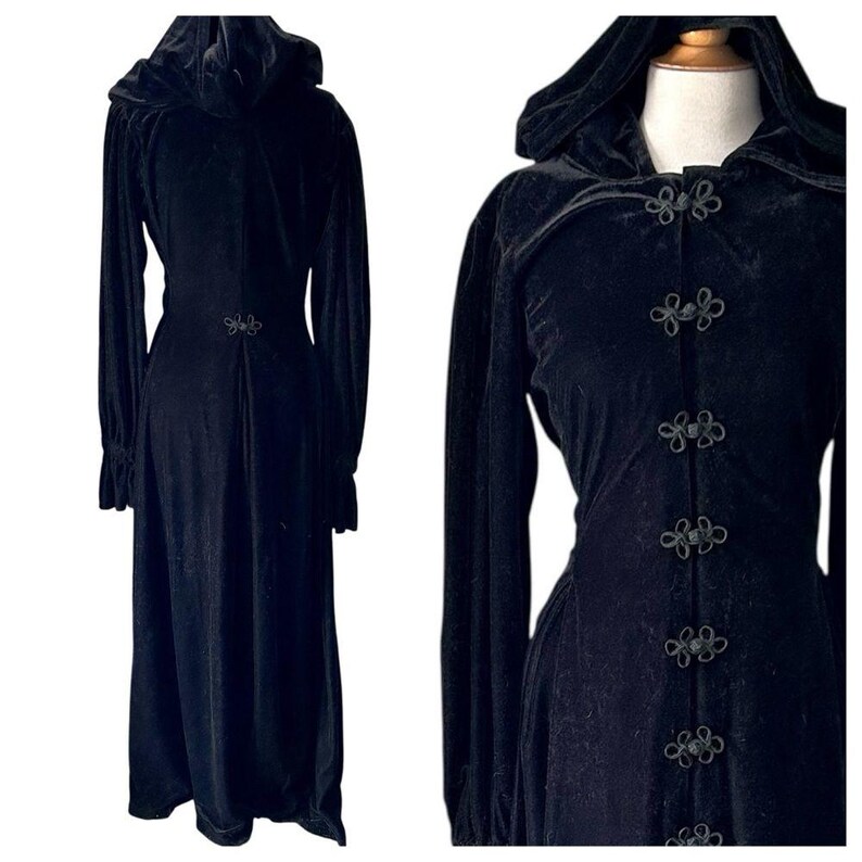 Pyramid Collection Black Gothic Velvet Hooded Ritual Cloak - Medium - Etsy