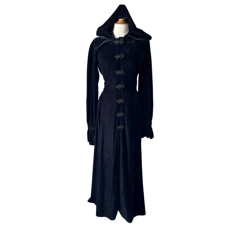 Pyramid Collection Black Gothic Velvet Hooded Ritual Cloak - Medium - Etsy
