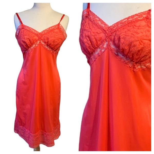 Vintage 1960s Henson Kickernick Pink Red Nightgown Slip with Chantilly Lace - M