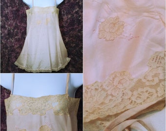 Vintage 30s Silk Chemise Baby-Doll Nightie Slip Dress Lady-36(6/8) Tatted Lace Applique Ruffle Hem A-line Blush Flaws