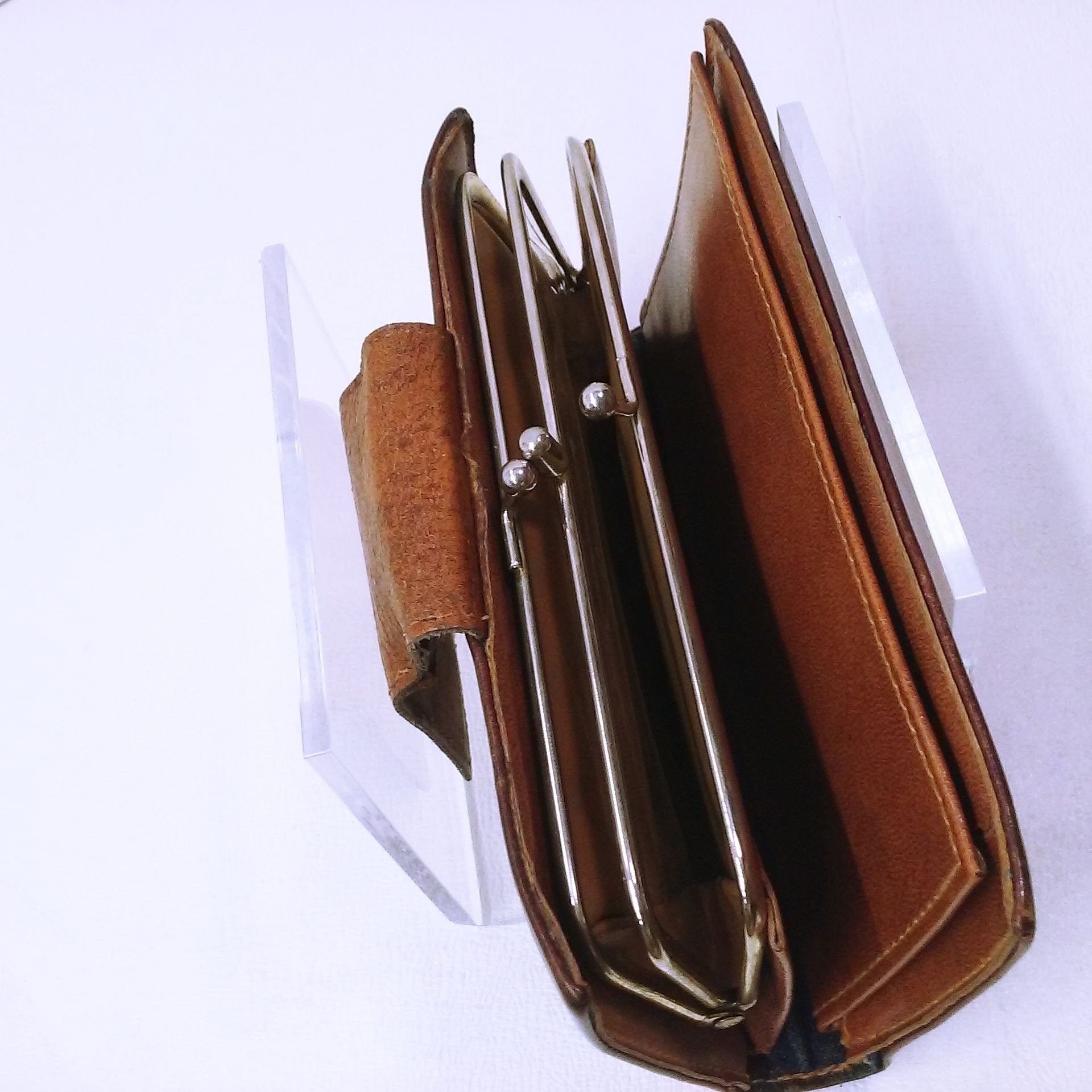 Vintage 70s-80s Levi Strauss & Co Leather Wallet Kiss-lock