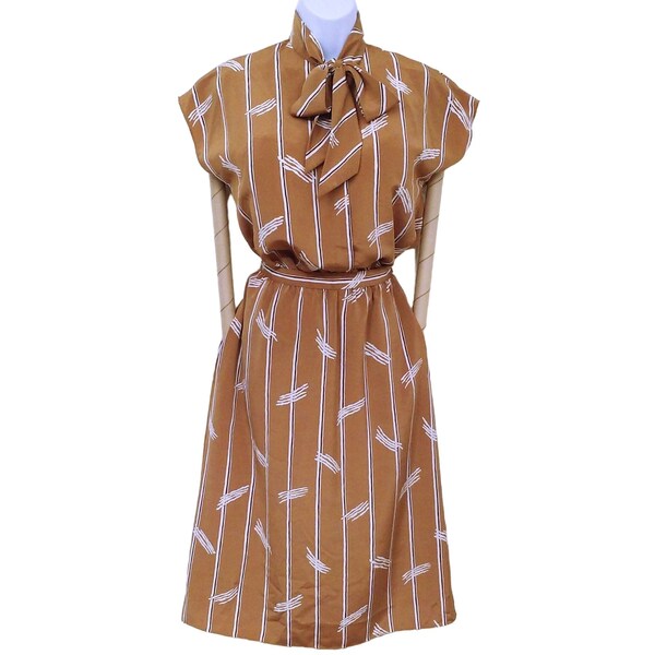 Vintage '78-'82 Sasson Hong Kong-Made 2-pc Set Ladies Petite S/M(6/8) Secretary Bow Blouse + A-Line Skirt w/Pockets Abstract Striped Tan