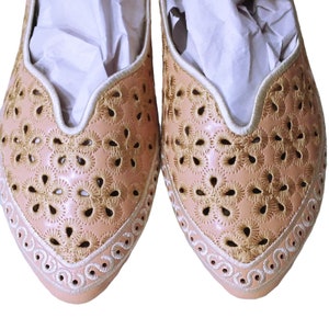 Vintage Zara Nepalese Stylized Jootis Ballet Flats size US-6.5 EUR-37 Embroidered Daisy Eyelet Leather Upper Tan White Ethnic Boho Comfort image 5