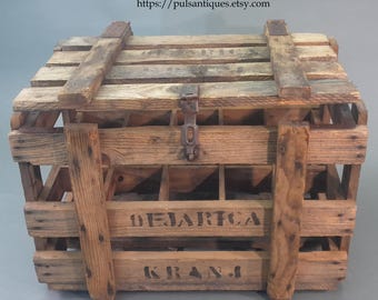 WOODEN BOTTLE CRATE