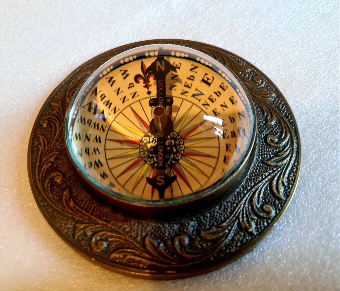 Round Magnifying glass compass Etsy