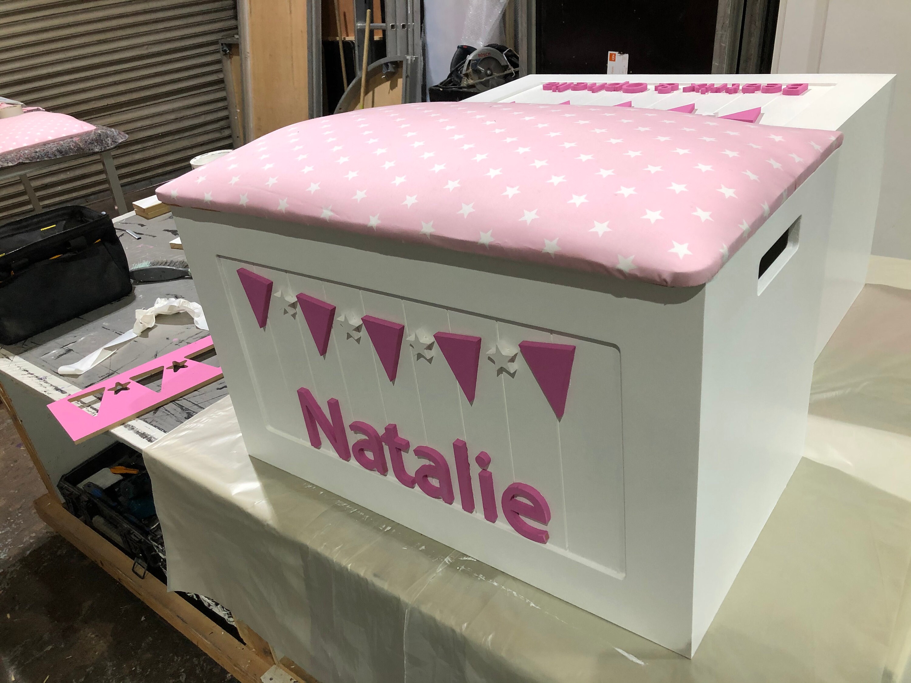 Cofre de juguete personalizado con tapa acolchada | Etsy