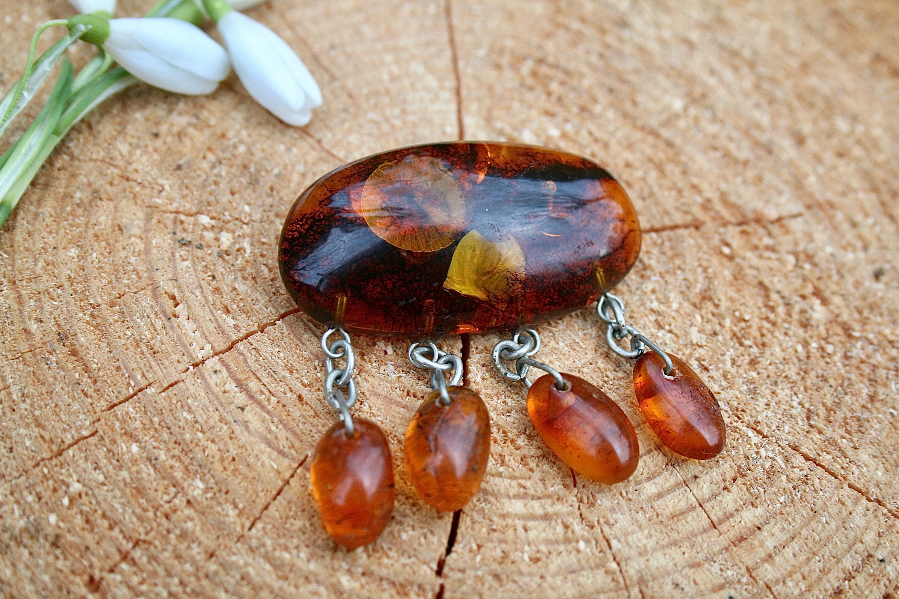 Real store amber jewellery
