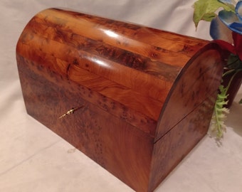 DDP USA ) Arch Shaped Thuya Burl Wood Jewelry Box with Key