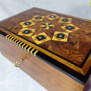 Thuya Wood Jewellery Box Inlaid With-Mother-Of-Pearl,Large Wood Ring Box,Jewelry Organizer box, Decorative Box,Handmade in Morocco,Lock Box