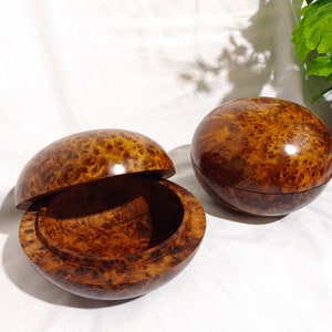 Wooden Thuya pebble Boxes, 2 two pieces boxes , round boxes thuya wood , jewelry boxes, boxes thuya burl handmade Morocco, Box thuya Burl