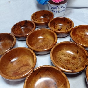 Bowls 12 pieces, is we made this bowls of thuya wood in Morocco