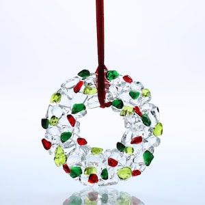 Artglas Winter Wreath. Fused/Kiln-Fired Glass Ornament. Handmade in Markham, Ontario.