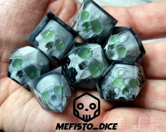 DND Dice Set / Dungeons and Dragons Dice Set / Resin Sharp Edged Dice Set / D&D Dice Set / Handmade Dice Set / Rpg Role D20 D12 D10 D8 D6 D4