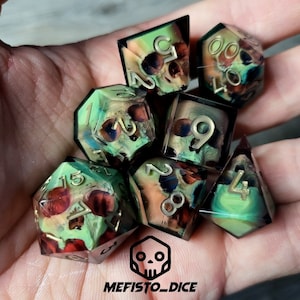 Dados de calavera para D&D (Dungeons and Dragons): dados de brujo (d20, d12, d10, d8, d6, d4).