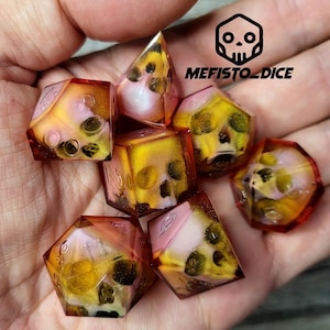 Skull devil dead Dice set Sharp Edge, D&D Dice Set for Dungeons and Dragons D and D Polyhedral Dice Set - D20 D12 D10 D8 D6 D4