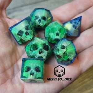 Dice set skull Sharp Edge, D&D Dice Set for Dungeons and Dragons d and D Polyhedral Dice Set - d20 d12 d10 d8 d6 d4 warlock barbarian magic