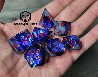 Zestaw kości DND z żywicy Geode, kości Sharp Edge, lochy i smoki, zestaw kości z żywicy RPG, kostki dnd, ręcznie robione D20 D12 D10 D8 D6 D4