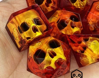 Dice set for dnd Sharp Edge D&D Dungeons and Dragons dices - D20 D12 D10 D8 D6 D4 warlock gold and fire red resin
