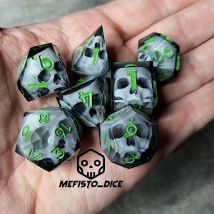 Black Green Dnd Resin Dice, Sharp Dice Set, DnD Dice Set for Dungeons and Dragons, Dragon Skull Polyhedral Dice Set