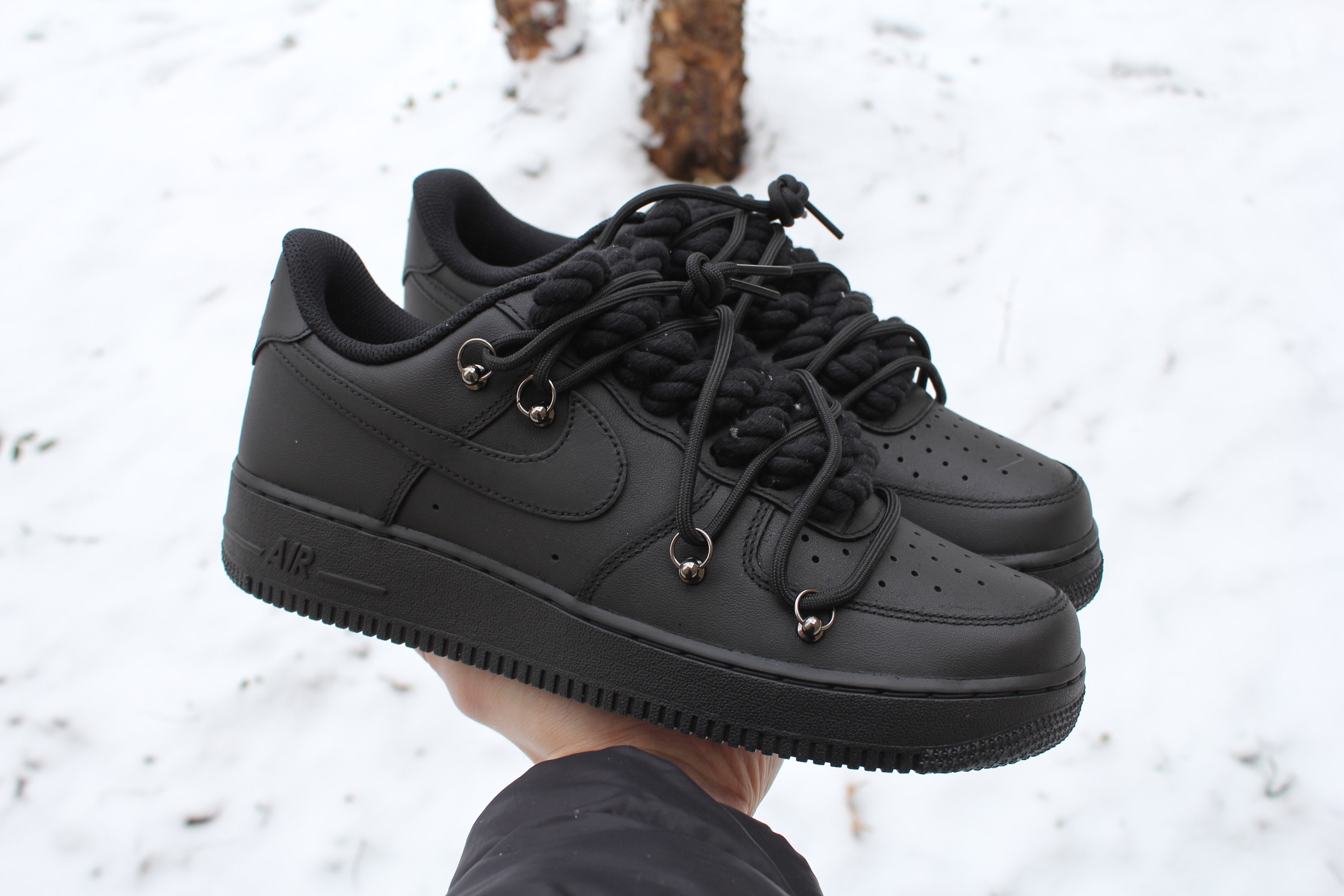 off white air force 1 black white laces