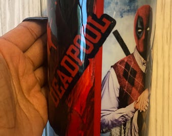Vaso temático Team Deadpool de 14 oz de Deadpool y Wolverine.
