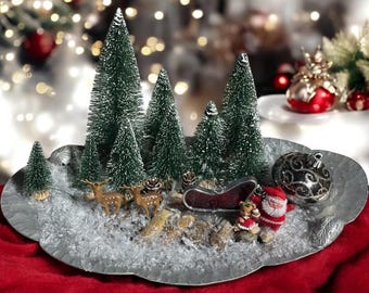Vintage Christmas Decor, Aluminum Tray Decor, Christmas Decorations #51A