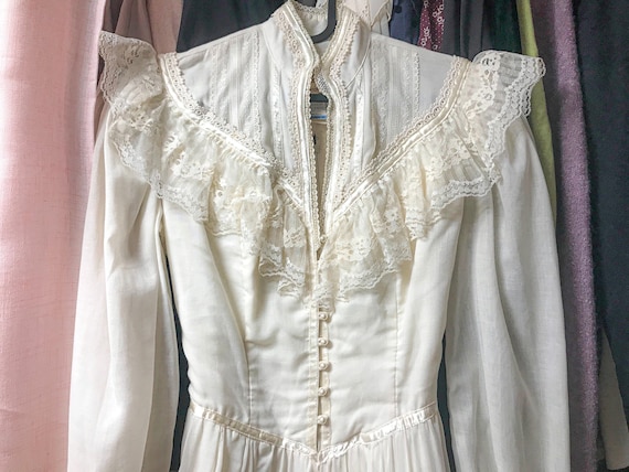 Vintage gunne sax victorian revival wedding dress