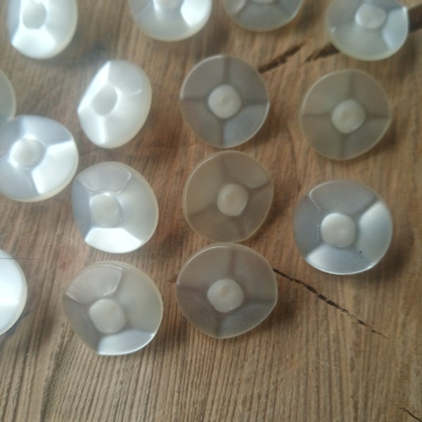 Pearl buttons ecru color,small buttons classic design ,10mm ,set of 15.