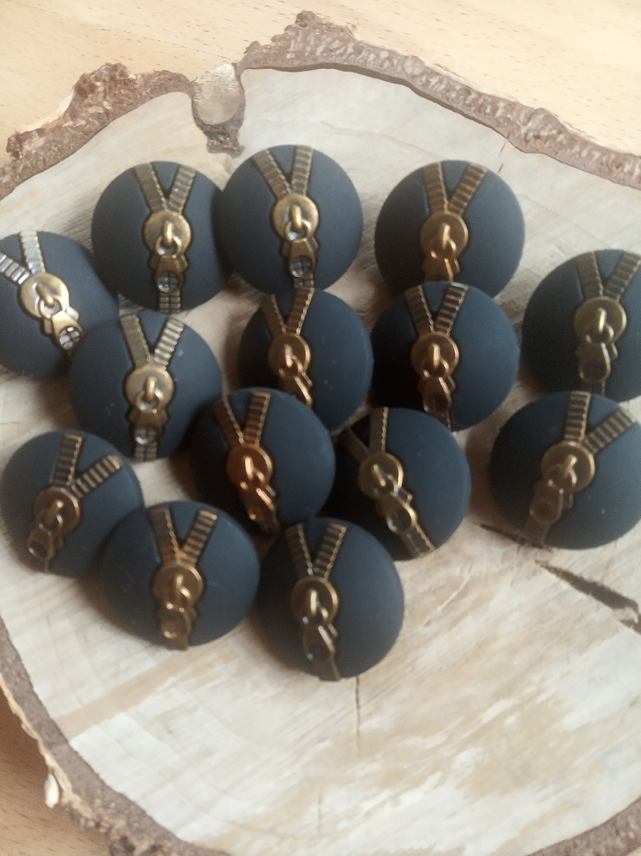 black and metal large button,button with zipp, matt black button,oxyda button,25mm shank black button,