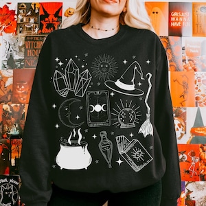 Sudadera bruja de Halloween, temporada espeluznante, Salem Massachusetts, linda sudadera de otoño, ropa de bruja, brujería, Halloween retro