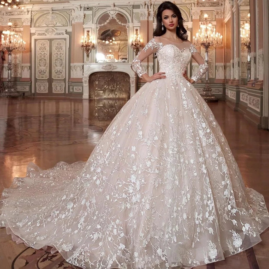 White Princess Ball Gown Wedding Dress 2022 Lace Appliques Long Sleeves ...