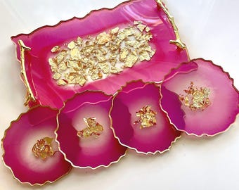 Bandeja decorativa moderna, juego de tabla de charcutería artesanal, bandeja y posavasos de resina rosa, centro de mesa de buffet, regalo para anfitriona.