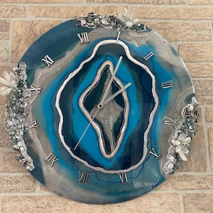 Custom Agate Clock, Handmade Resin Geode Wall Clock, Luxury Crystal Quartz Wall Art, Statement Epoxy Art for Dining Room, New Homeowner Gift