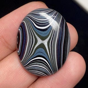 フォーダイト宝石 27x21x5mm、天然ペイントフォーダイト（別名