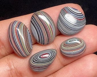 フォーダイト宝石 27x21x5mm、天然ペイントフォーダイト（別名