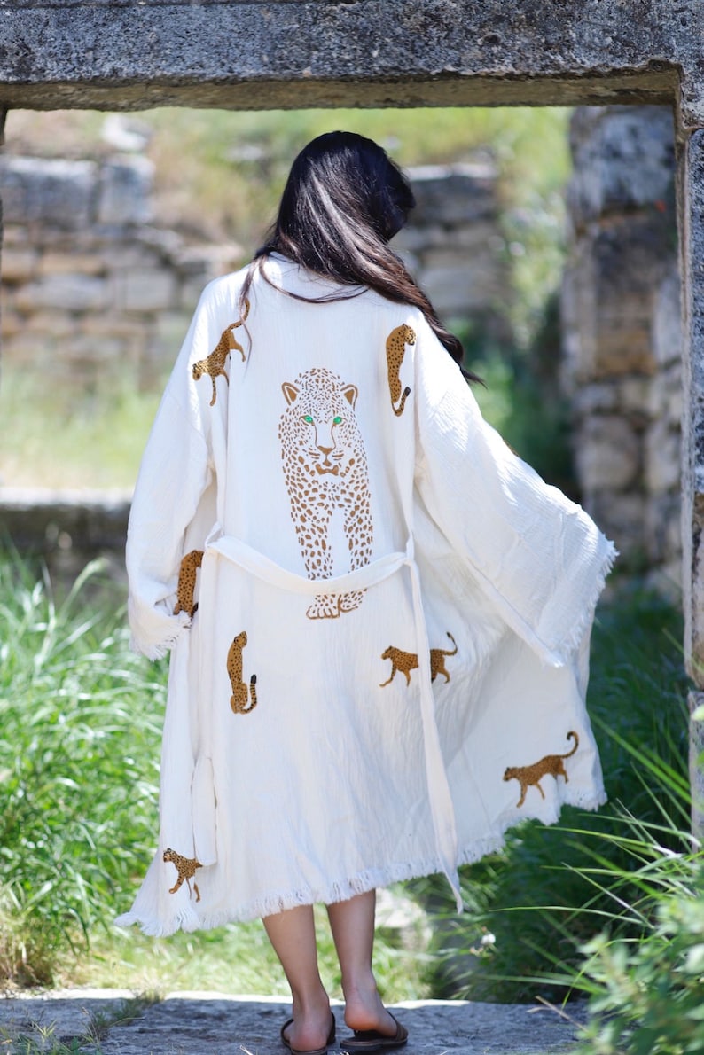 Naturlig bomullsmorgonrock, kaftan, boho festival kimono, morgonrock, present till henne, present till man, strand, spa-morgonrock, handavtryck med tigermönster, bild 1