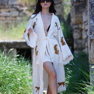 Robe en coton naturel, Caftan, festival boho Kimono, Robe de chambre, Cadeau pour elle, cadeau pour homme, Plage, Peignoir spa, motif tigre empreinte de main, image 3