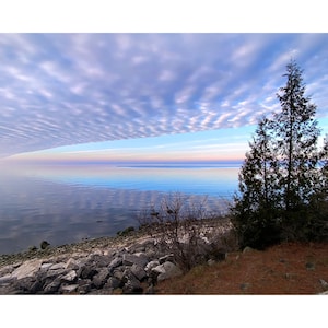 Banco de nubes reflejado, Parque Estatal de la Península, Condado de Door, Wisconsin