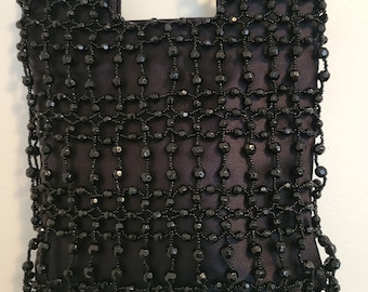 Bolso de satén negro con superposición de cuentas de Giorgio of Beverly Hills