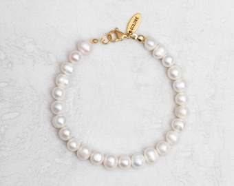 LOVA BRACELET • Freshwater pearl bracelet • Handmade in LA