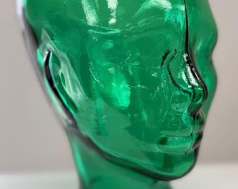 Skyltdocka i glas *Många färgalternativ * Naturlig storlek 28 cm hög, tjockt glas