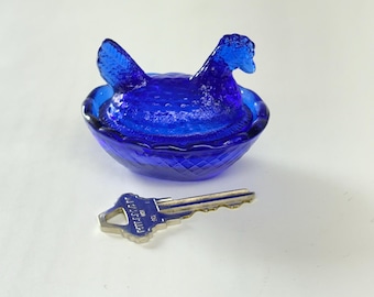 SOLD by the DOZEN (12) - Mini Hen On Nest GLASS