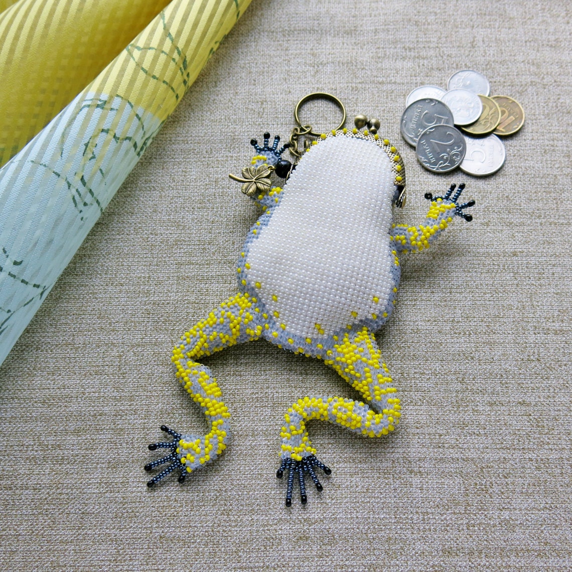 Coin purse beaded purse frog purse. Green frog made of Etsy