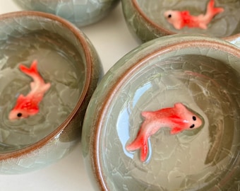 Plato para salsa glaseada crujiente con forma de pez koi – Soporte para bolsitas de té