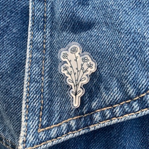 Broche minimaliste en acrylique à motif floral, accessoire botanique de bouquet de fleurs sauvages noires et blanches