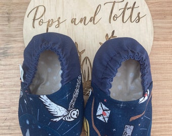 Harry Potter baby shoes / Slippers / Pre walker shoes / Hogwarts / soft soles / new design